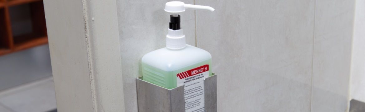 Menno H hand disinfection